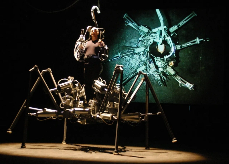File:Stelarc exoskeleton.webp