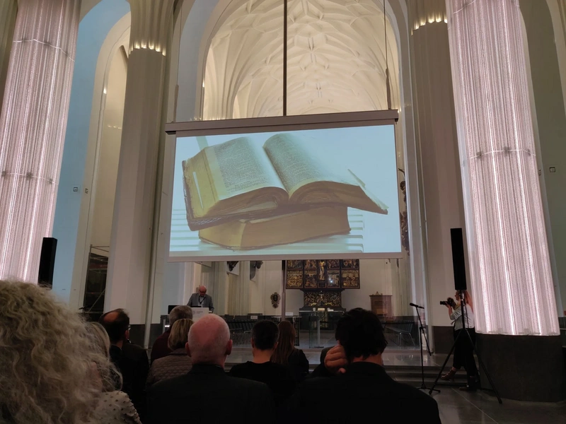 File:Clarin keynote 2.webp